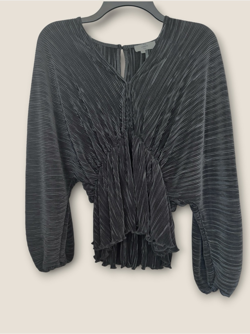 ENTRO by Anthropologie Black Silky Pleated Balloon Sleeve Top Size medium  NWT - Picture 4 of 9
